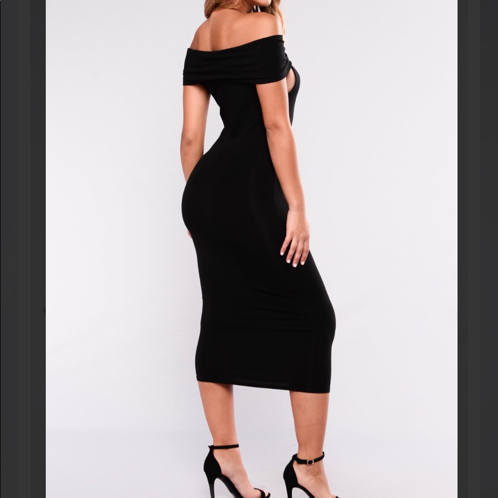🚫 SOLD🚫 Off should midi dress